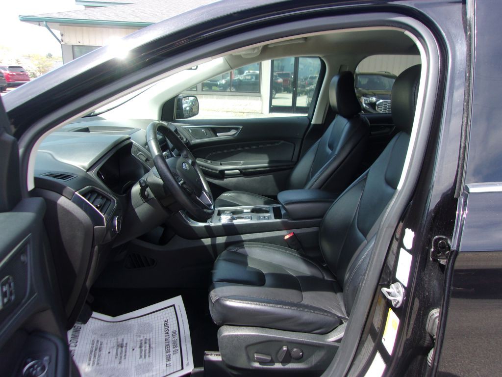 2022 Ford Edge Image 9