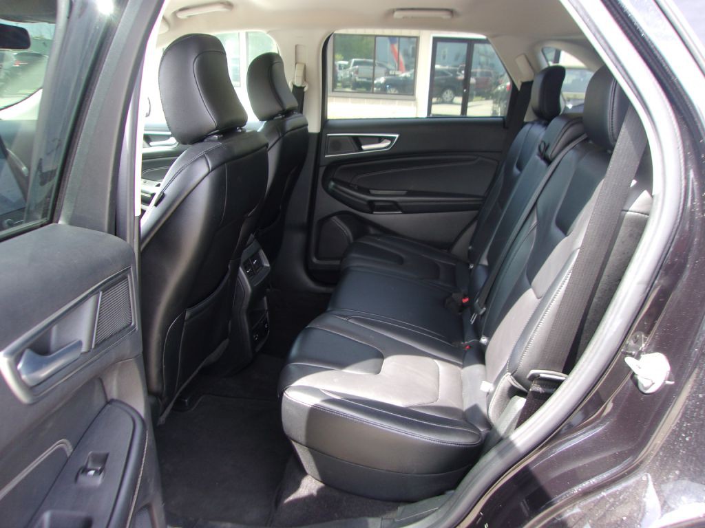 2022 Ford Edge Image 11