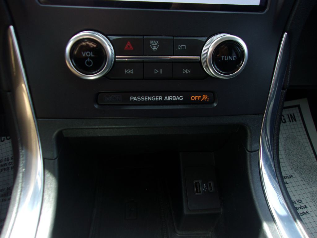 2022 Ford Edge Image 28