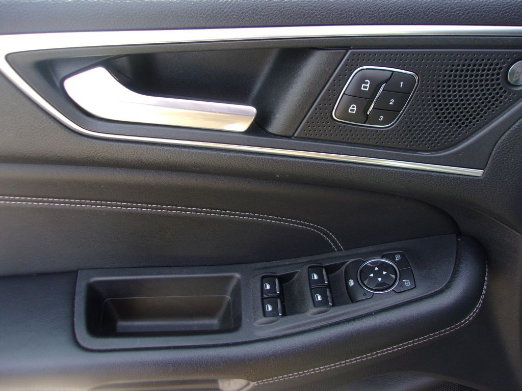 2022 Ford Edge Image 33