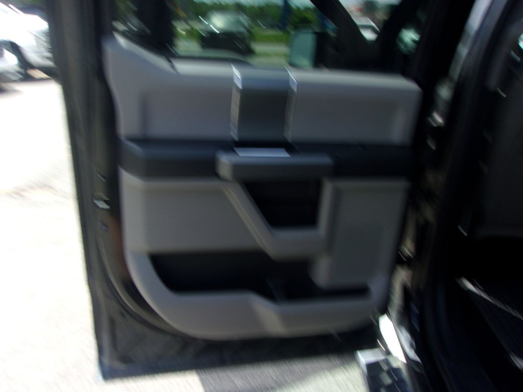 2017 Ford F-150 Image 12