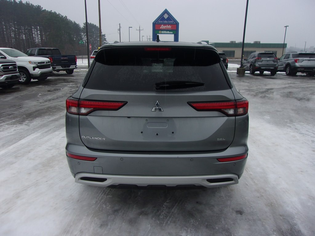2024 Mitsubishi Outlander Image 6