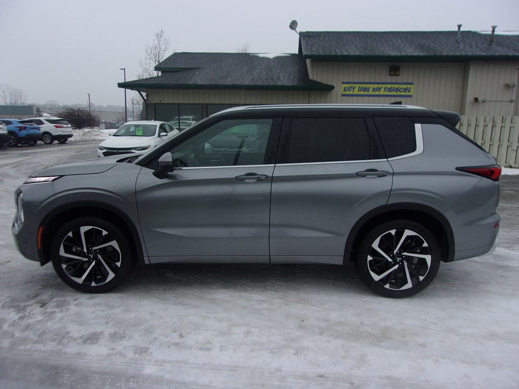 2024 Mitsubishi Outlander Image 8