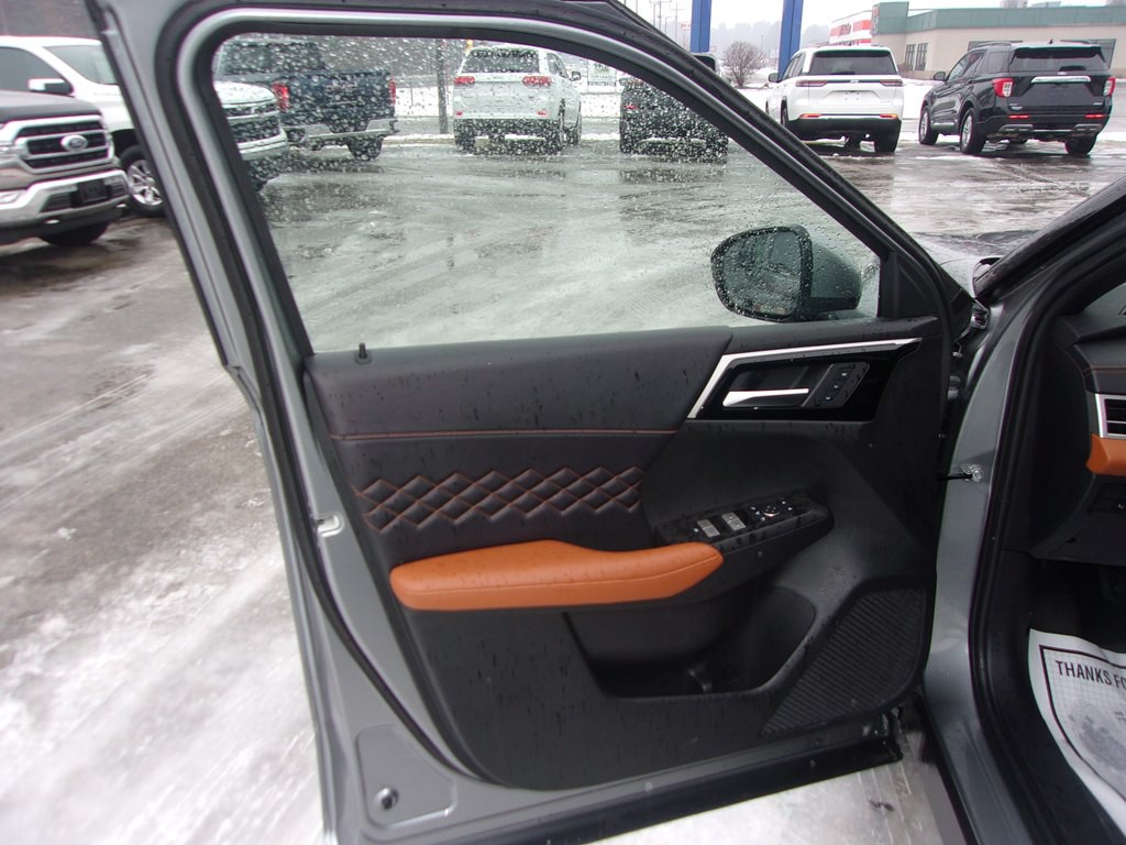 2024 Mitsubishi Outlander Image 10