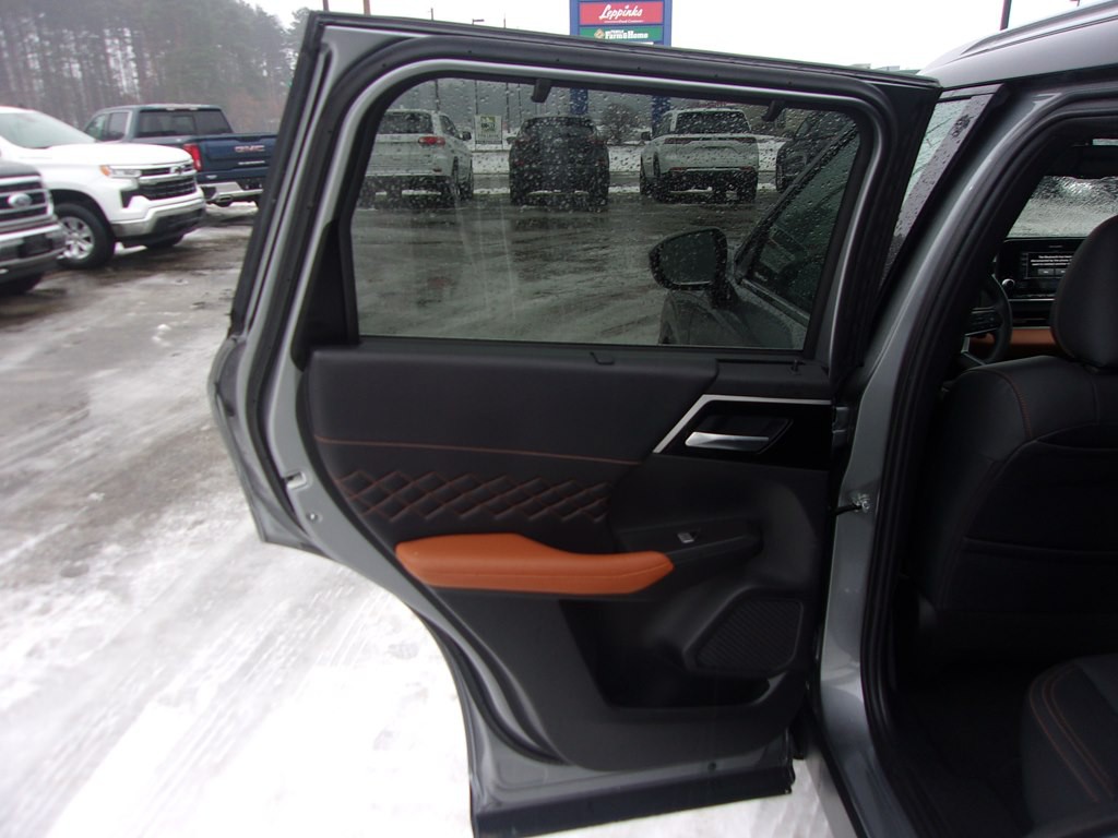2024 Mitsubishi Outlander Image 12