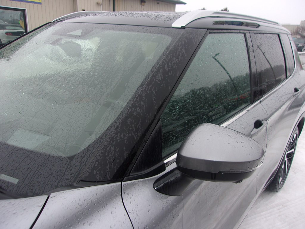 2024 Mitsubishi Outlander Image 36