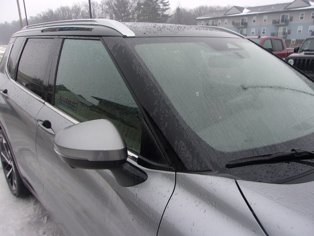 2024 Mitsubishi Outlander Image 39