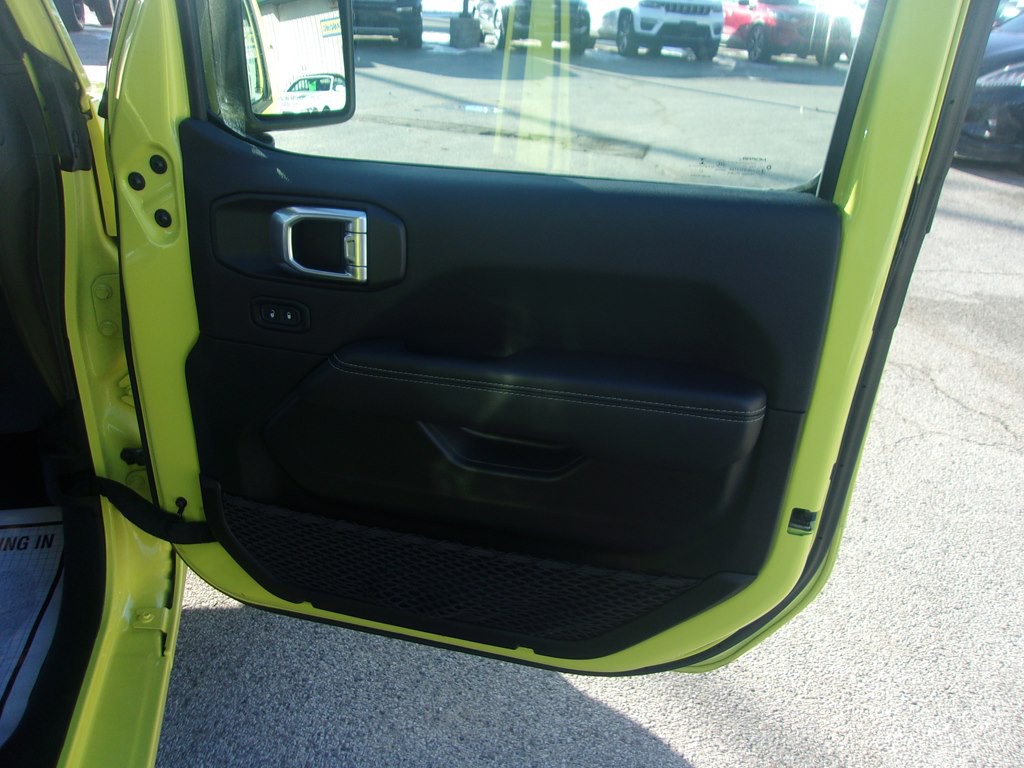2023 Jeep Wrangler Image 18