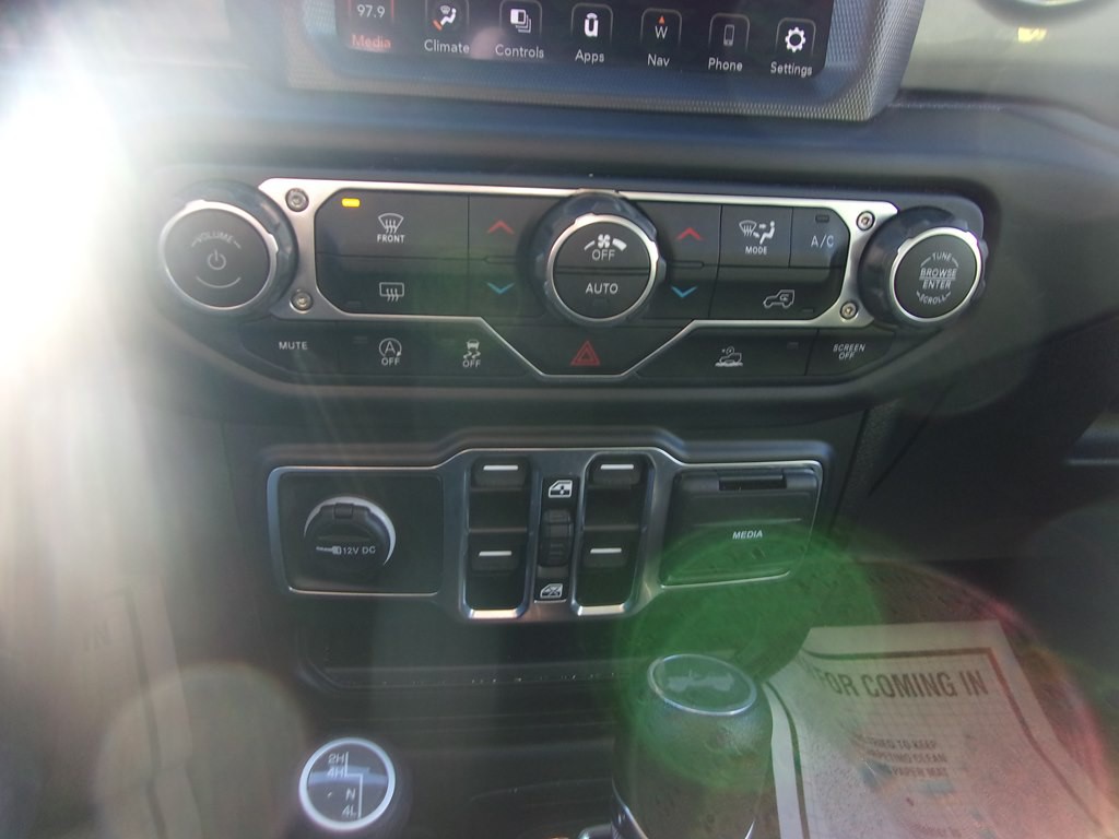 2023 Jeep Wrangler Image 28