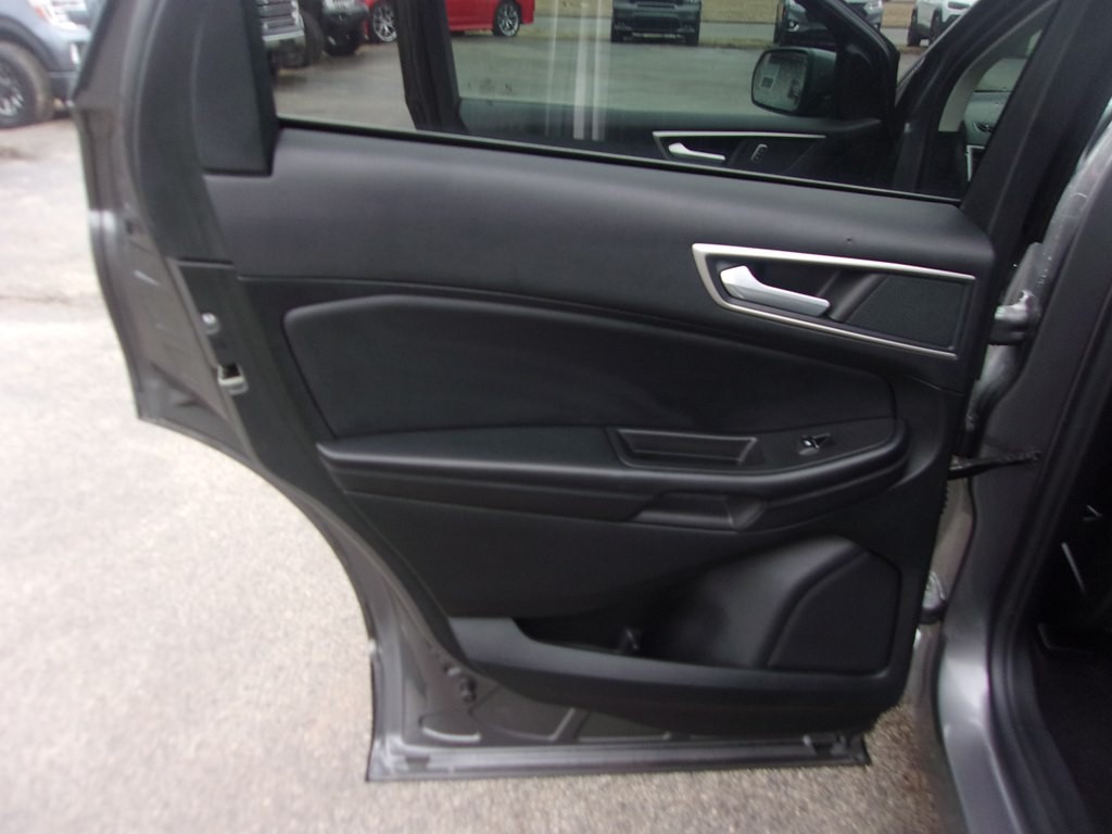 2023 Ford Edge Image 12