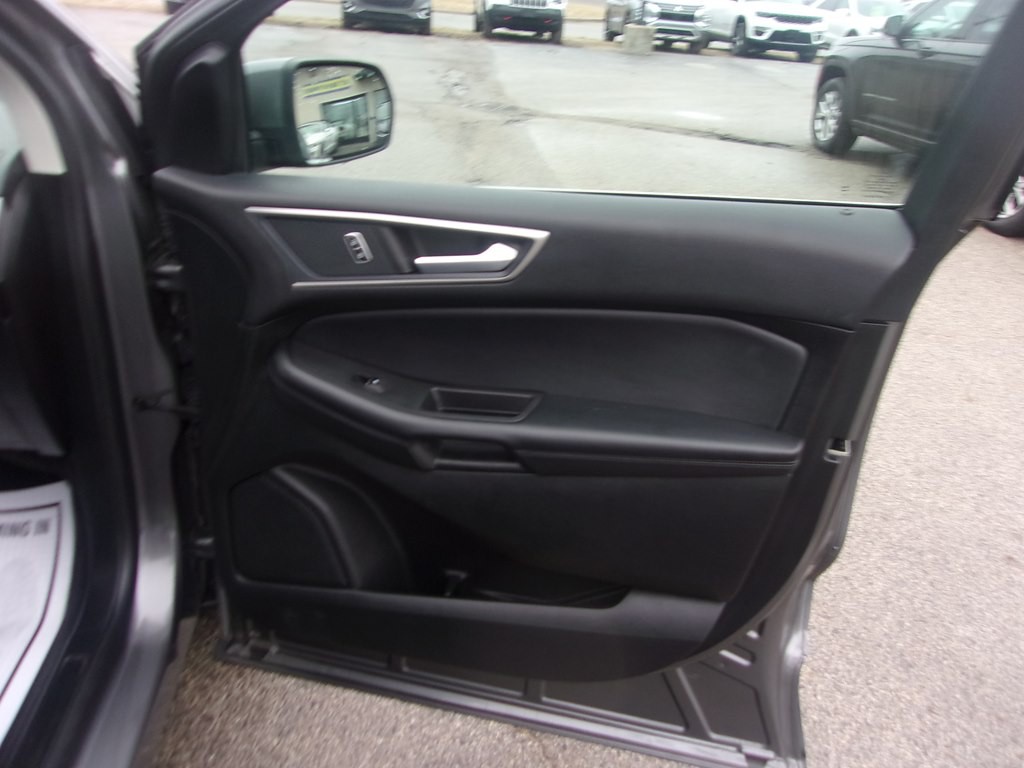 2023 Ford Edge Image 17