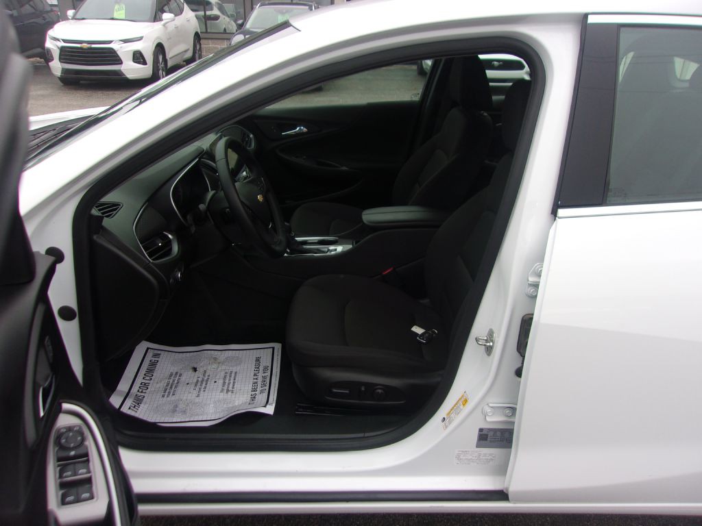 2024 Chevrolet Malibu Image 9