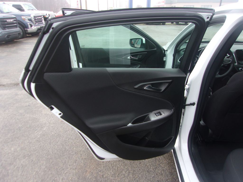 2024 Chevrolet Malibu Image 12