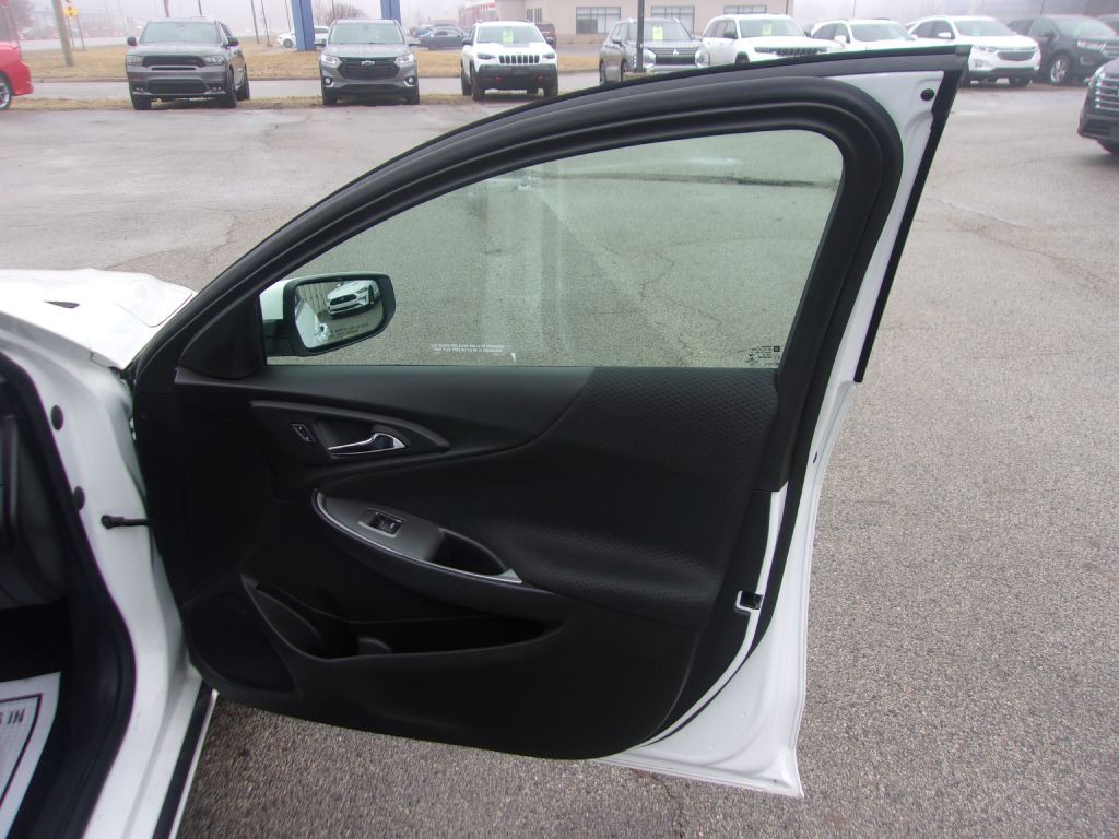 2024 Chevrolet Malibu Image 17