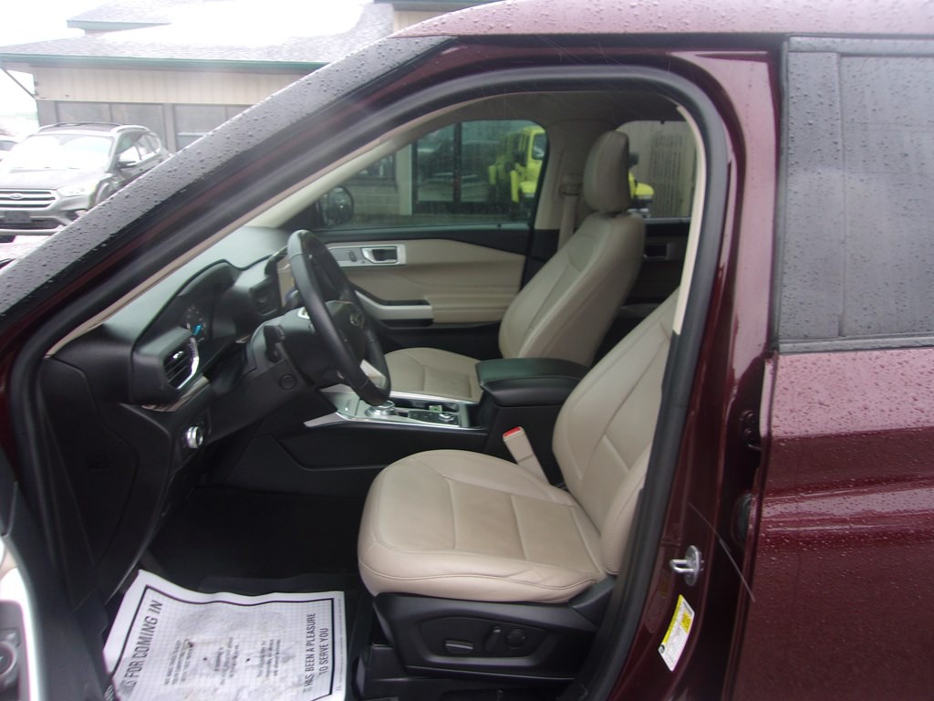 2022 Ford Explorer Image 9