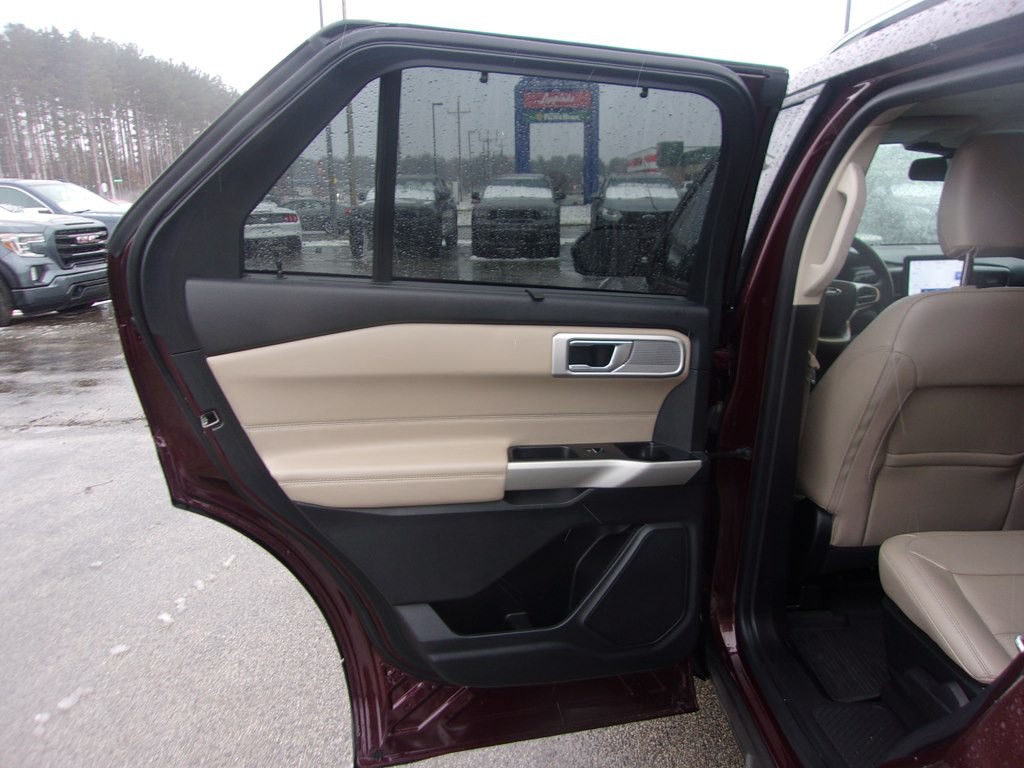 2022 Ford Explorer Image 13