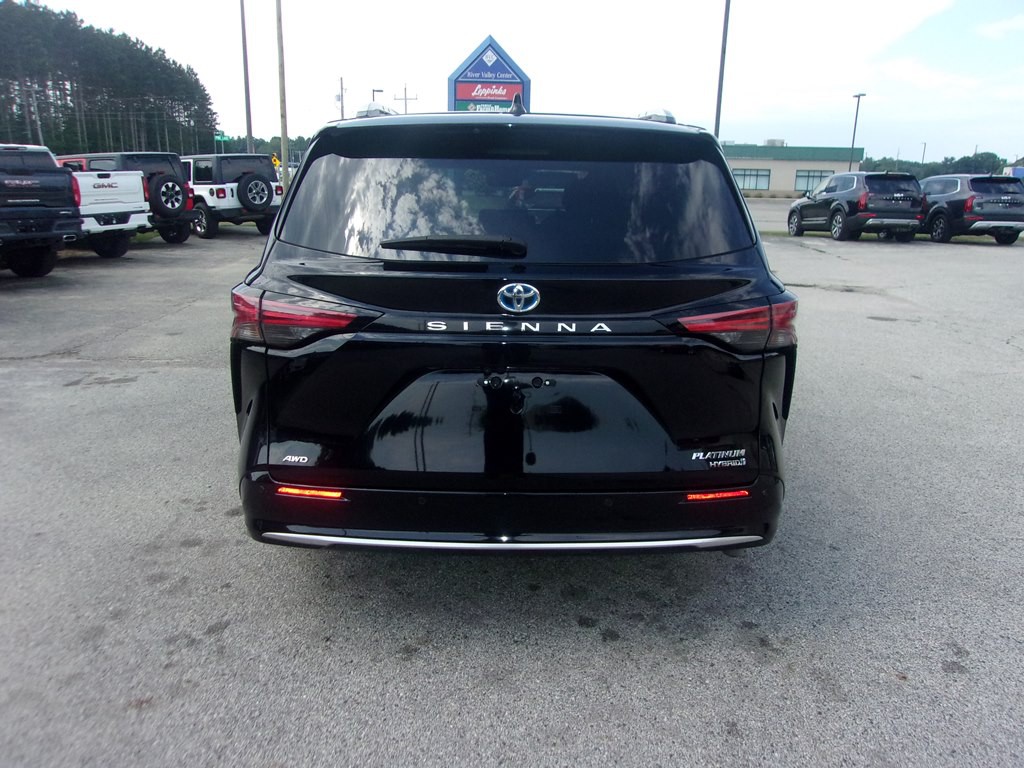 2024 Toyota Sienna Image 6