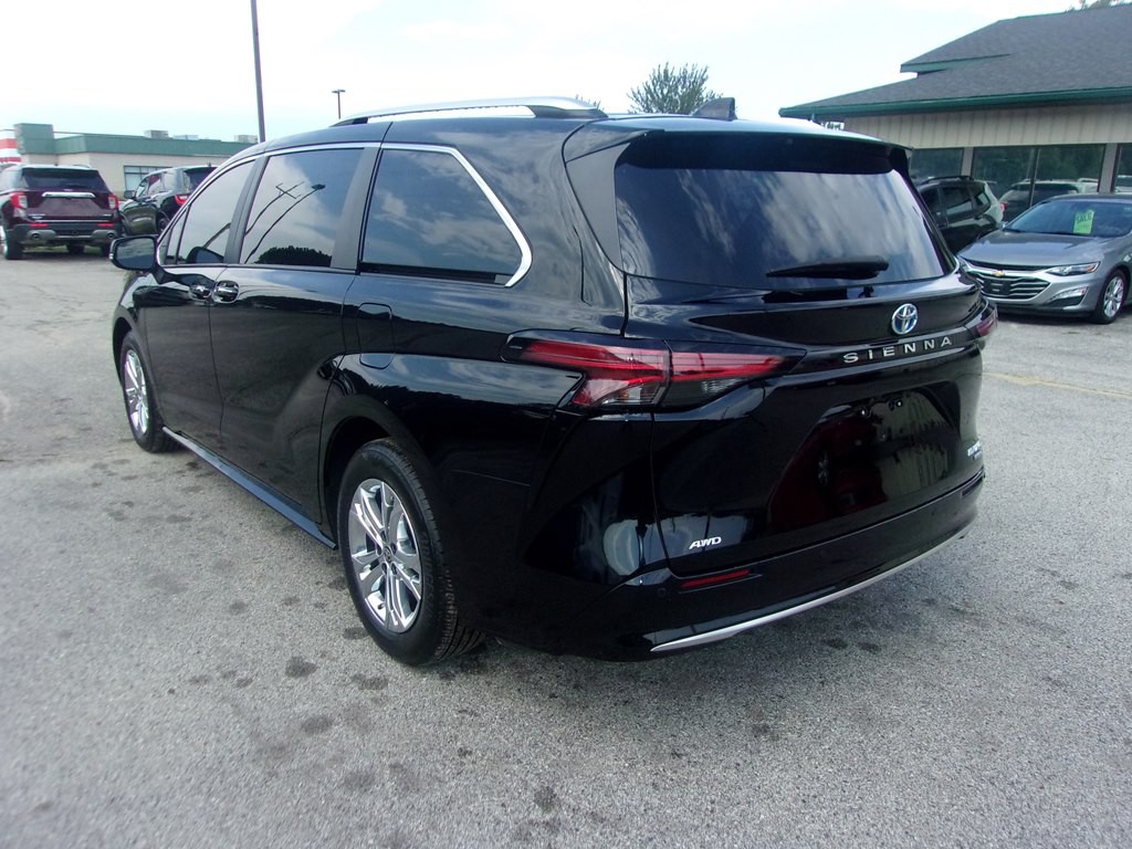 2024 Toyota Sienna Image 7