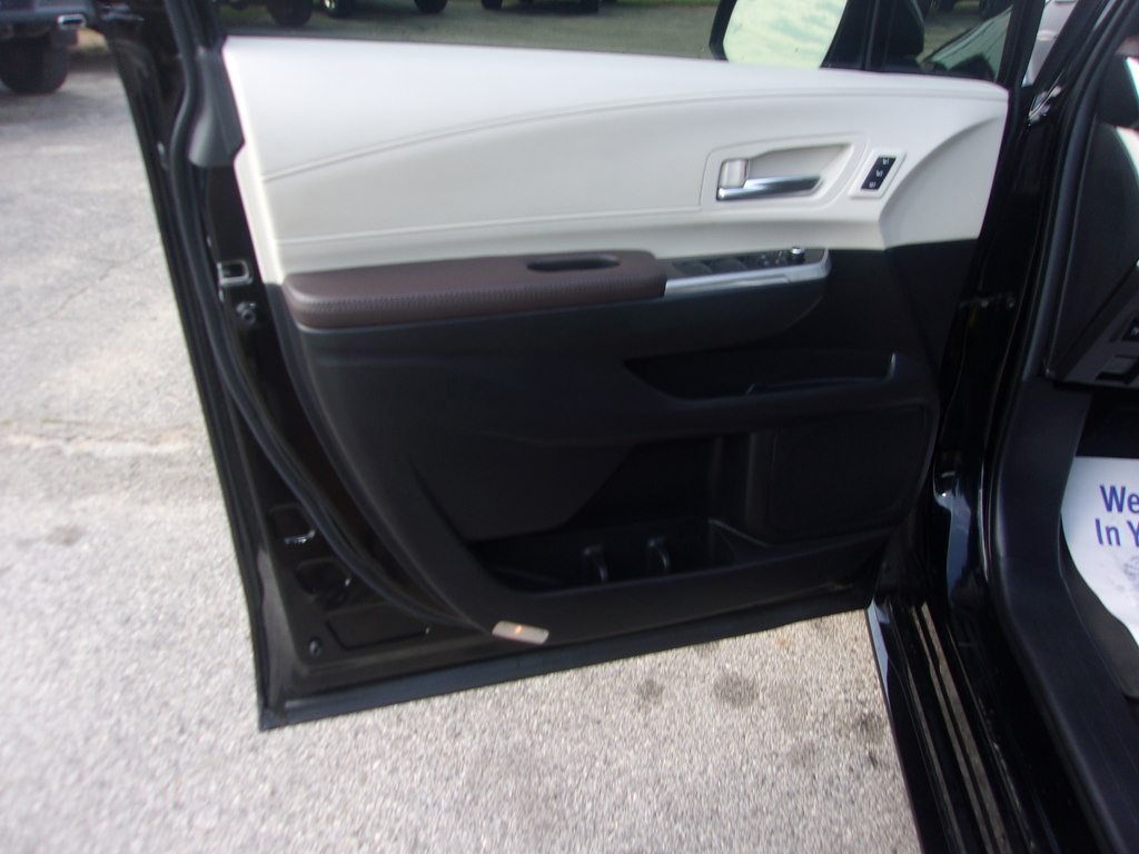 2024 Toyota Sienna Image 10