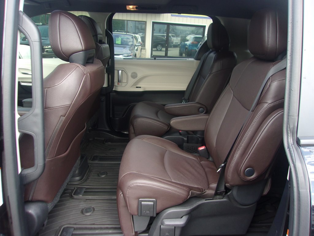 2024 Toyota Sienna Image 11