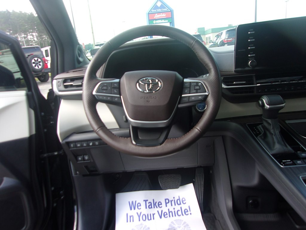 2024 Toyota Sienna Image 17