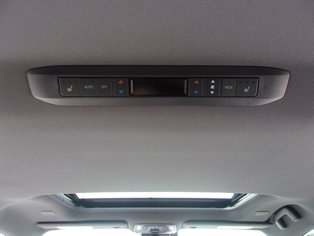 2024 Toyota Sienna Image 19