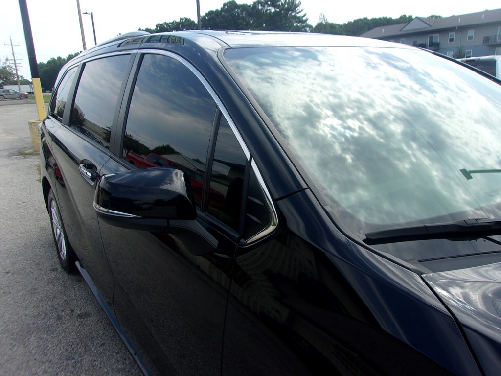 2024 Toyota Sienna Image 36