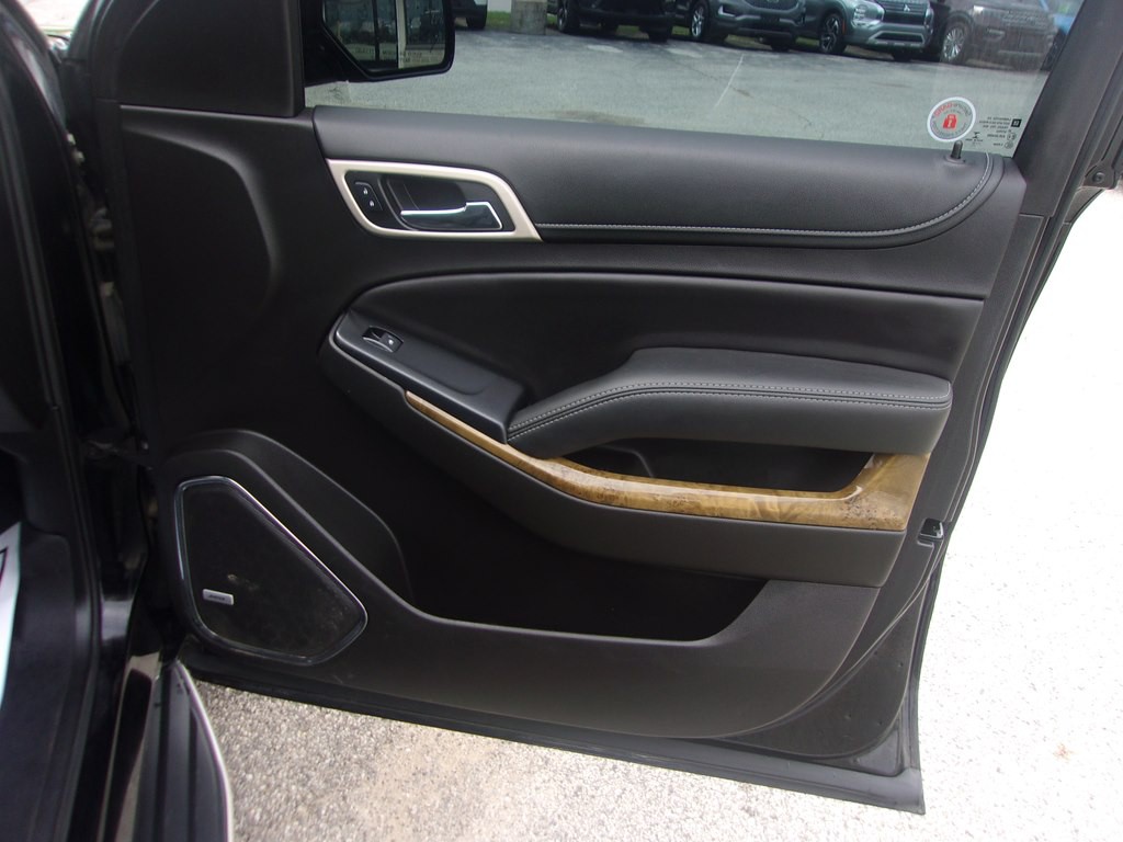 2017 GMC Yukon Image 17