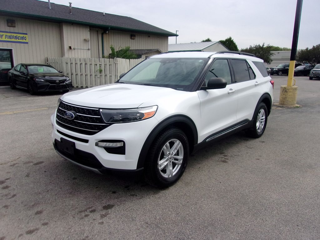 2020 Ford Explorer Image 1