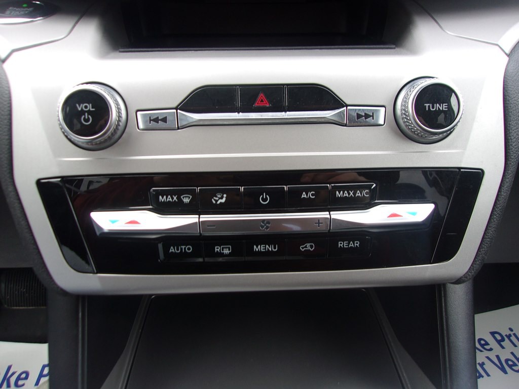 2020 Ford Explorer Image 27