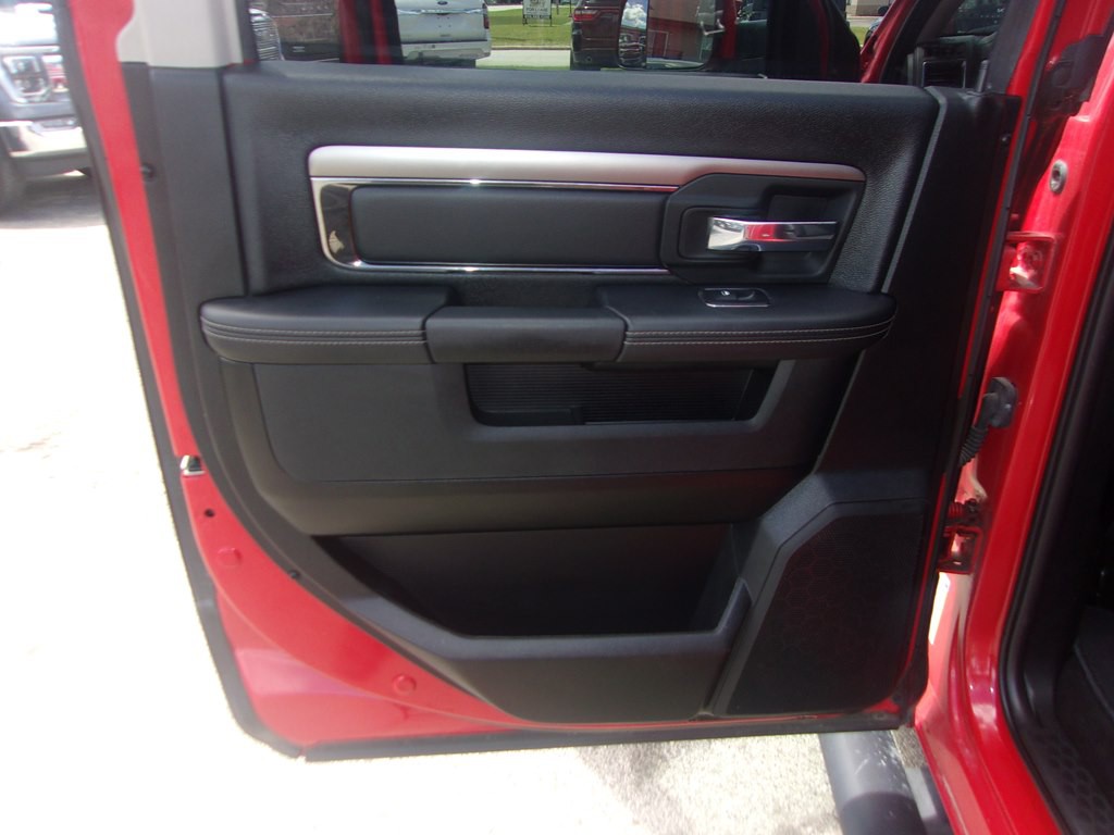 2017 RAM 1500 Image 12