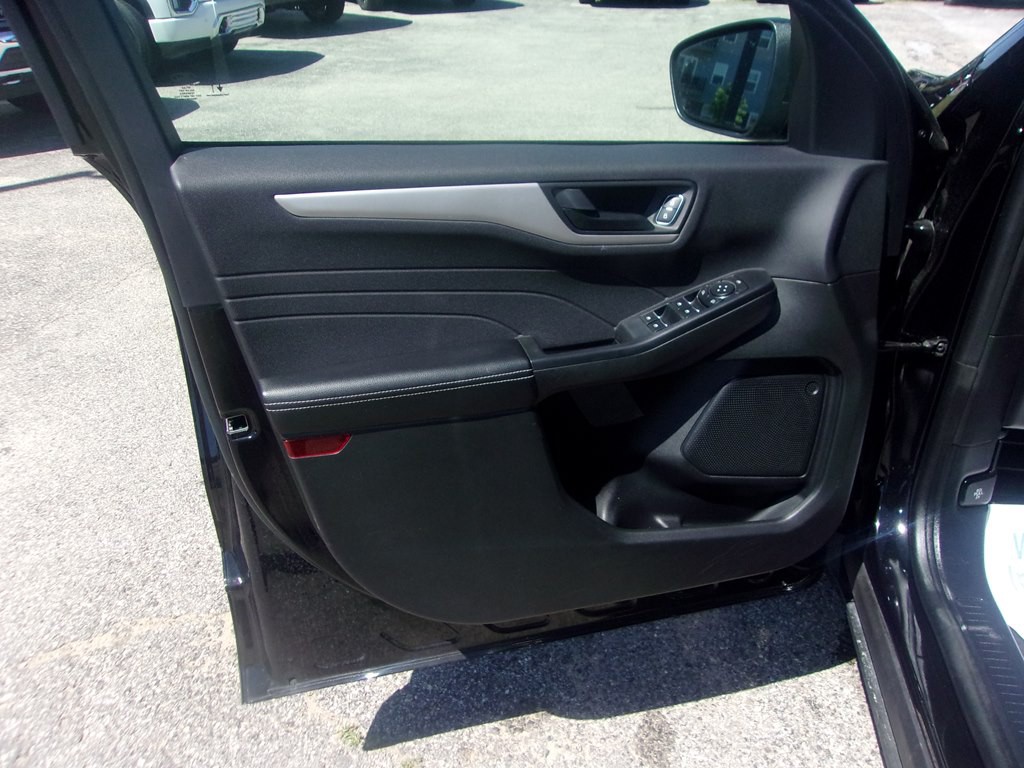 2022 Ford Escape Image 10
