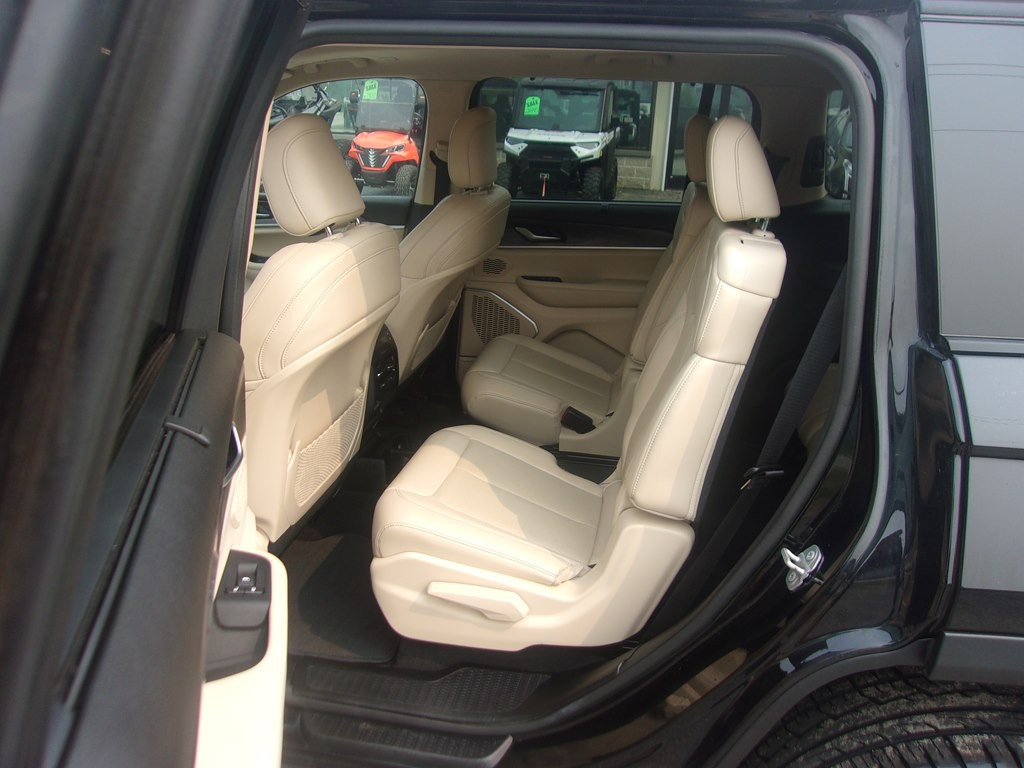 2022 Jeep Grand Cherokee Image 11