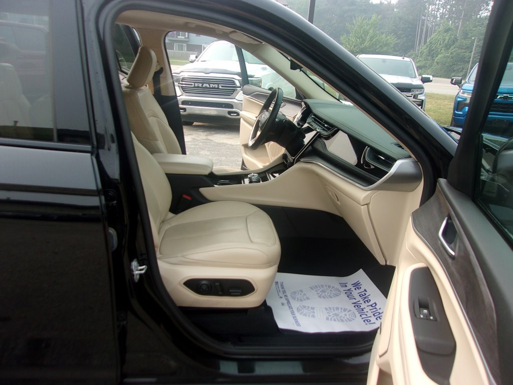 2022 Jeep Grand Cherokee Image 17