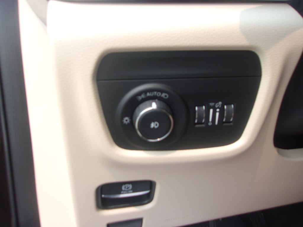 2022 Jeep Grand Cherokee Image 28