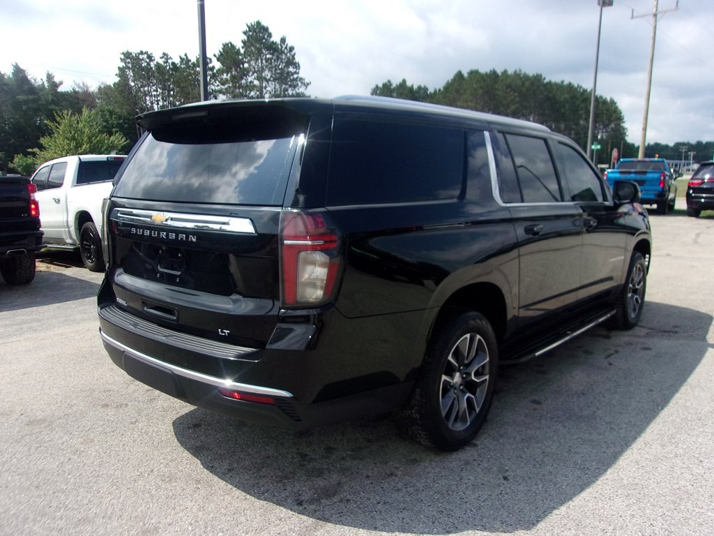 2022 Chevrolet Suburban Image 5