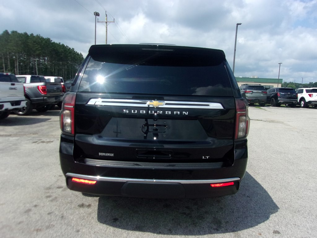 2022 Chevrolet Suburban Image 6