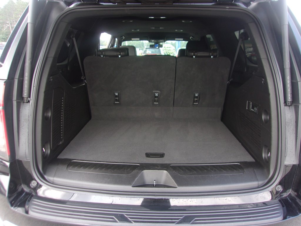 2022 Chevrolet Suburban Image 14