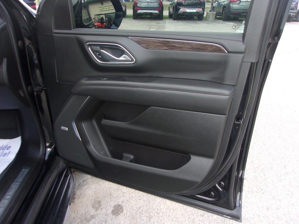 2022 Chevrolet Suburban Image 18