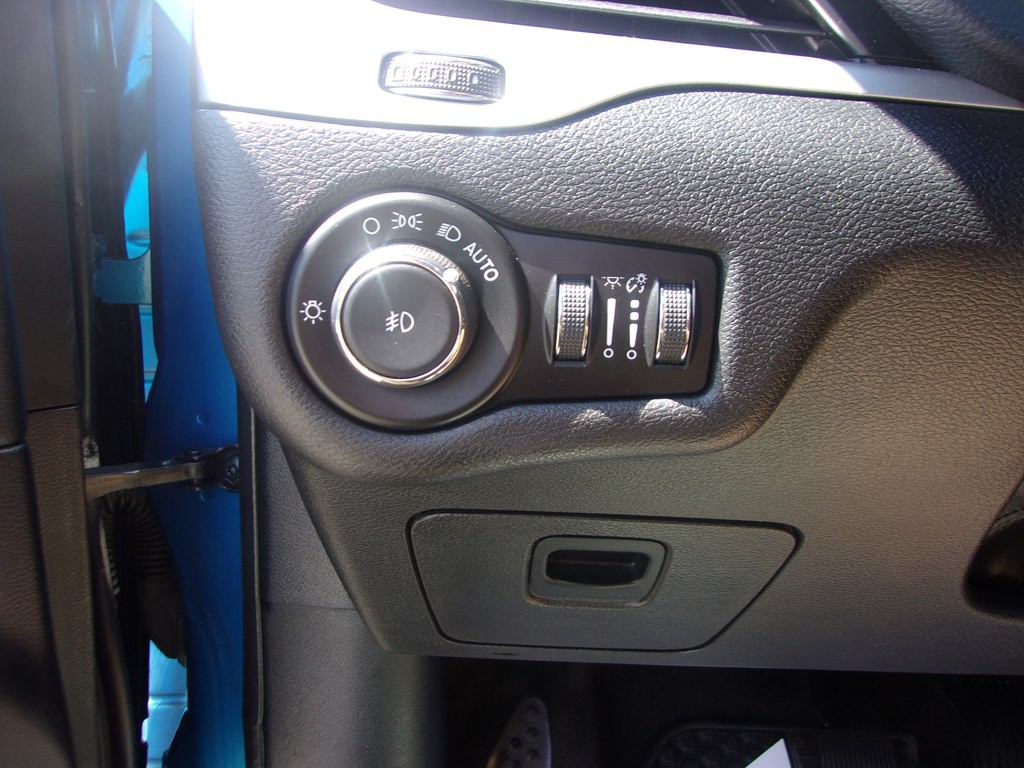 2017 Jeep Cherokee Image 27