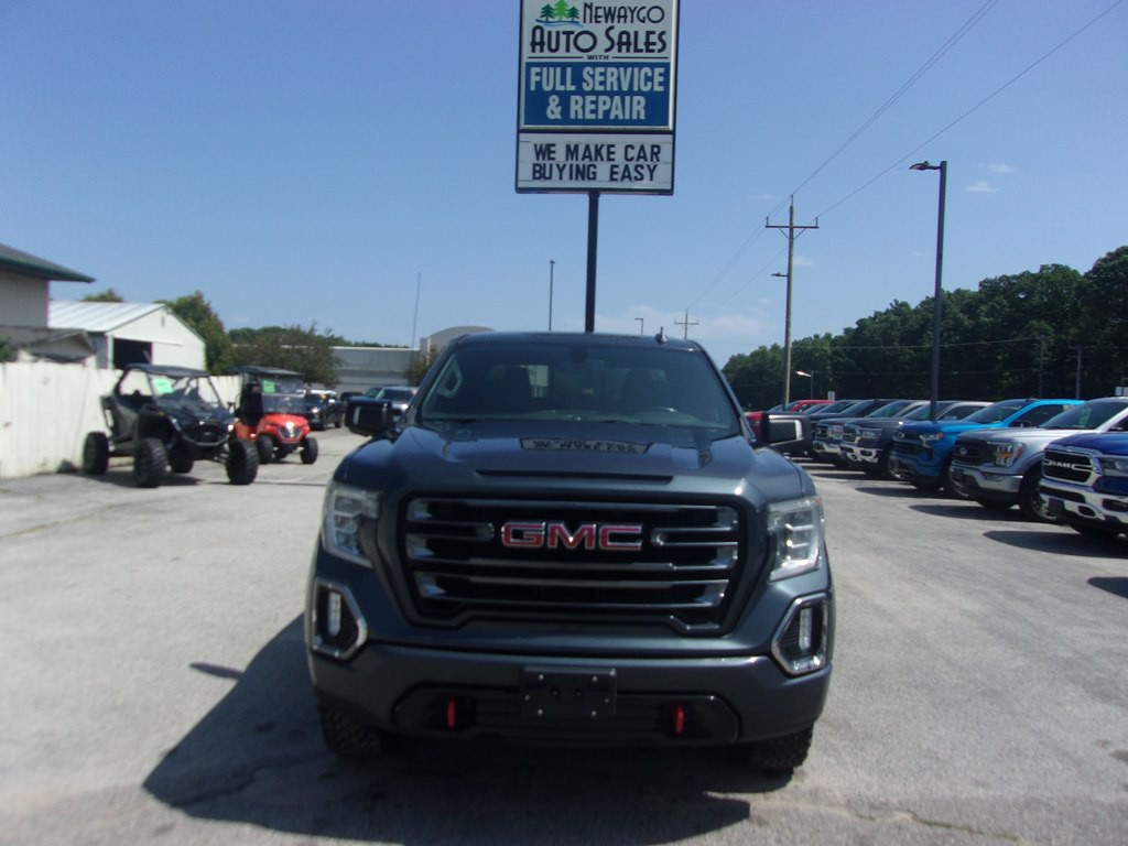2022 GMC Sierra Image 2