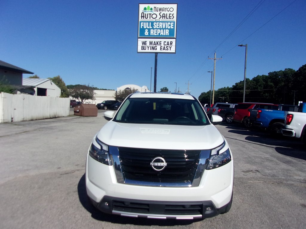 2023 Nissan Pathfinder Image 2