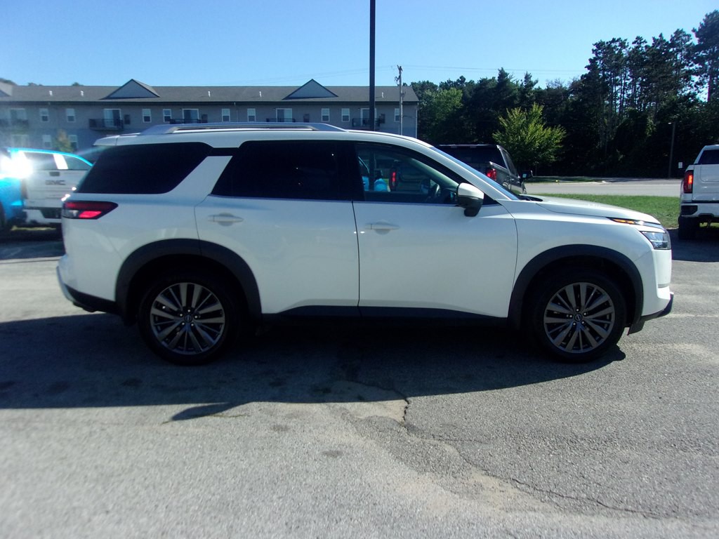 2023 Nissan Pathfinder Image 4