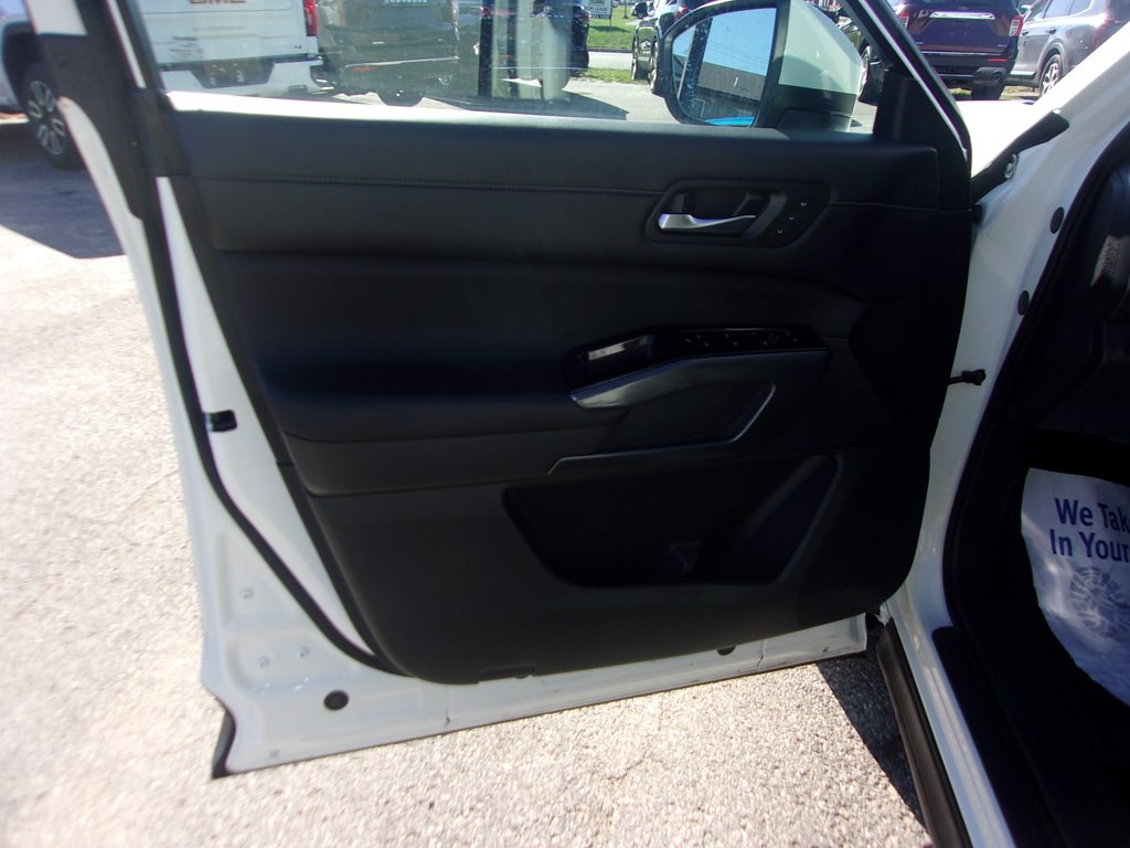 2023 Nissan Pathfinder Image 10
