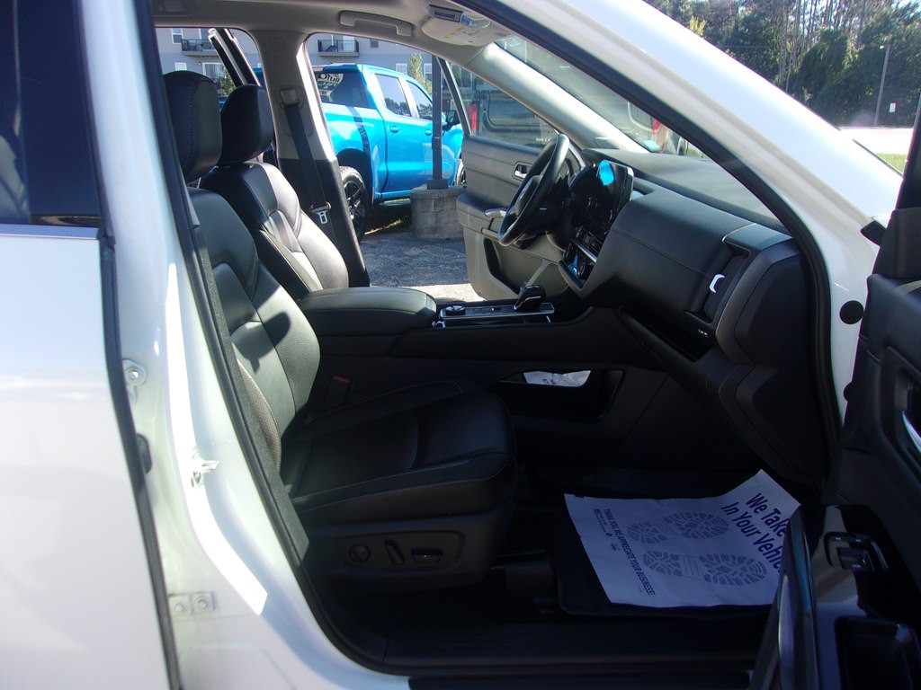 2023 Nissan Pathfinder Image 16