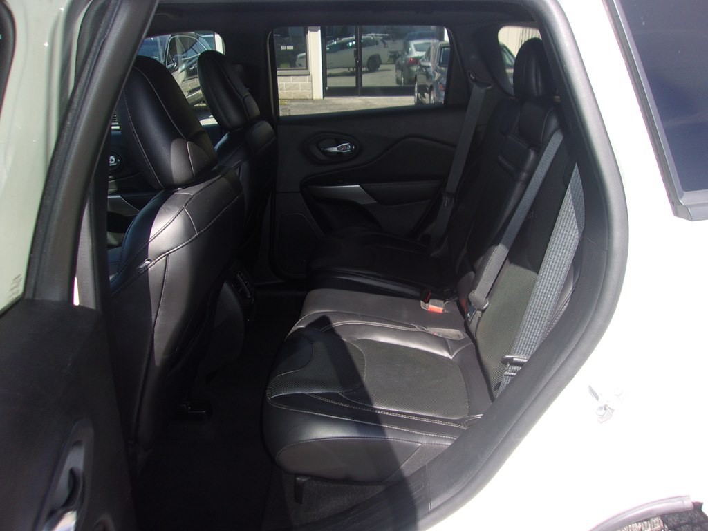 2019 Jeep Cherokee Image 11