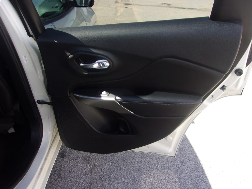 2019 Jeep Cherokee Image 15