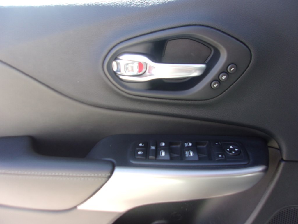 2019 Jeep Cherokee Image 29