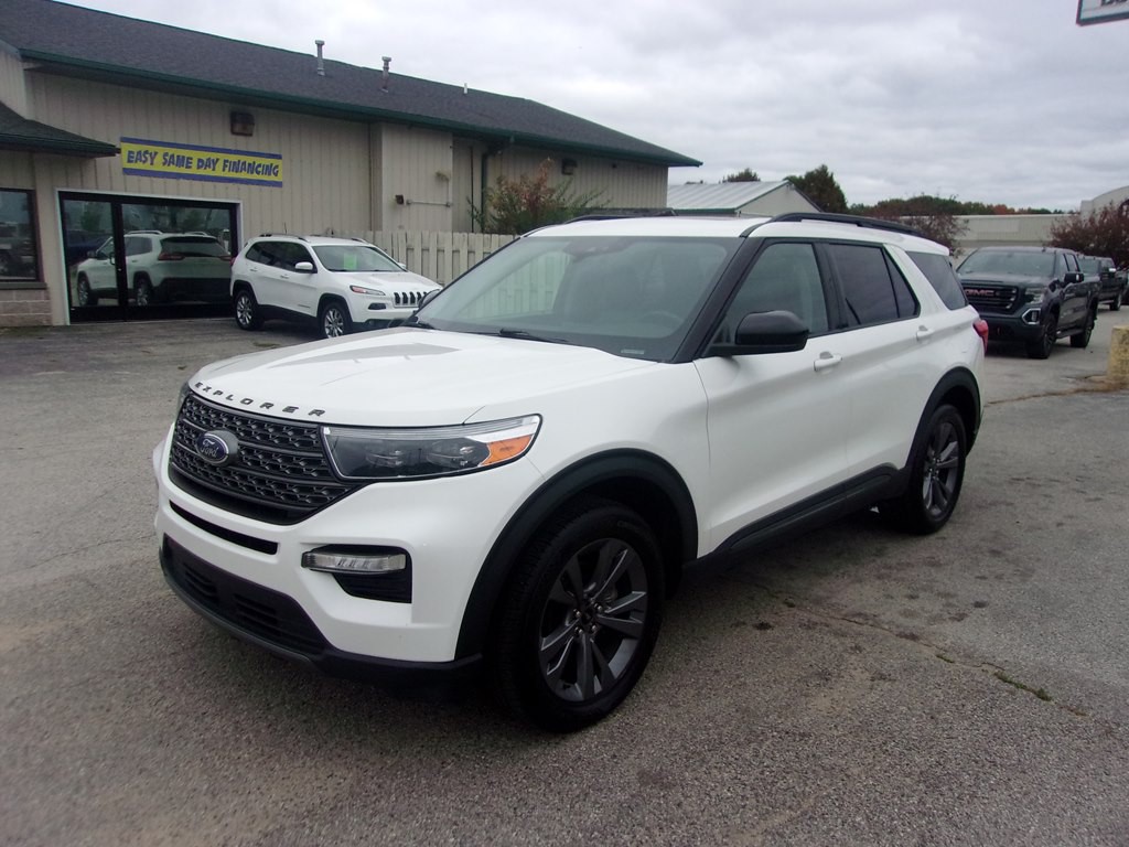 2022 Ford Explorer Image 1