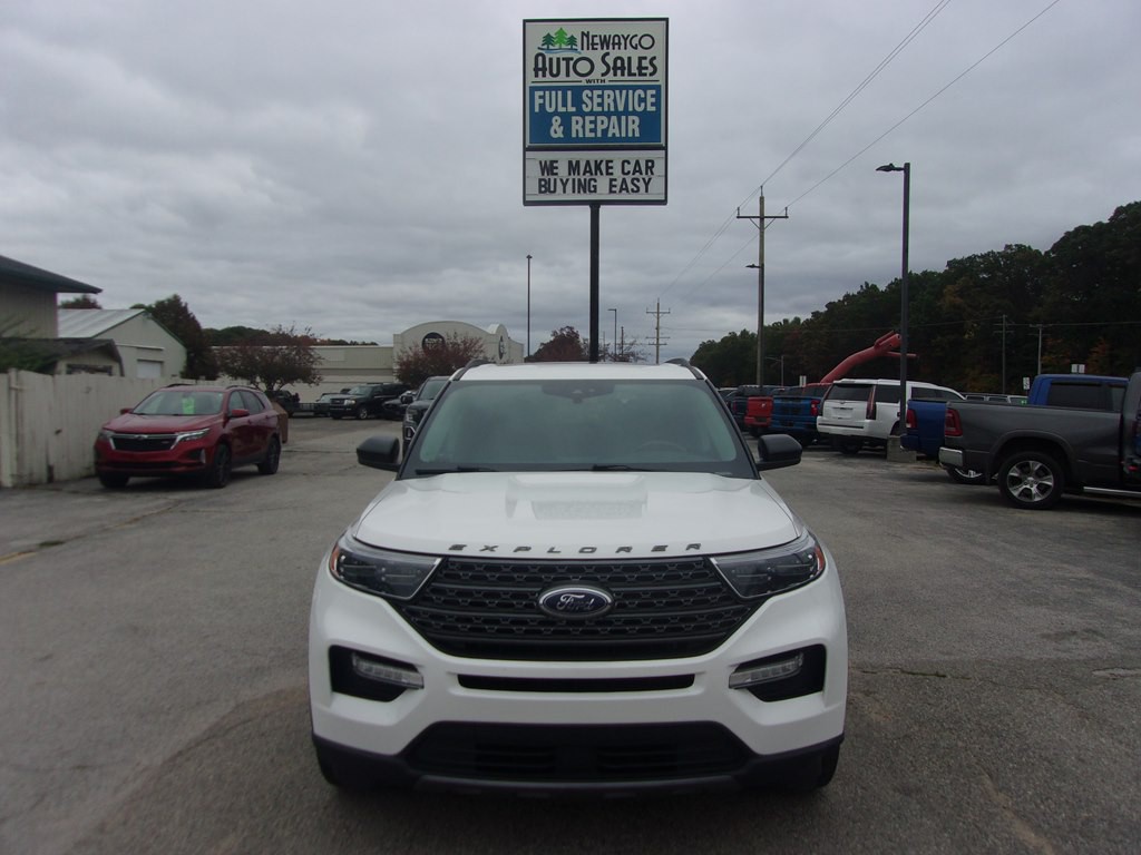 2022 Ford Explorer Image 2